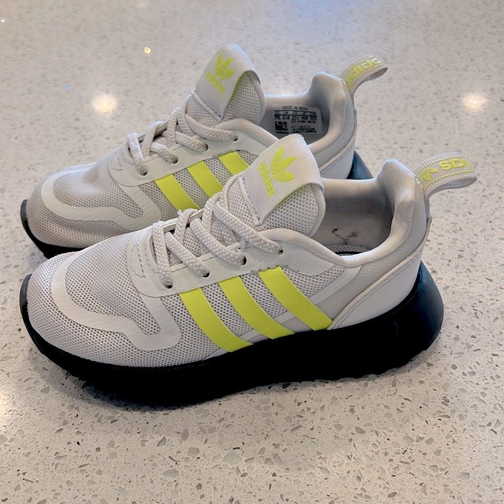 Adidas multix tennis shoes toddler size 7k